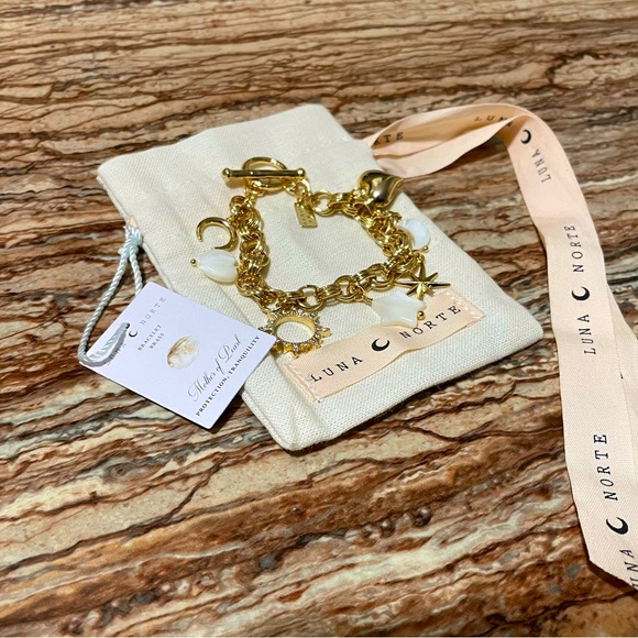 Luna Norte - Picture 1 of 12